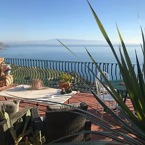 *** Bed & Breakfast La Terrazza Sul Mare Italy